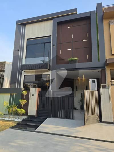 5 Marla Exceptional Designer Home Prime Location &Amp; Executive Finishing