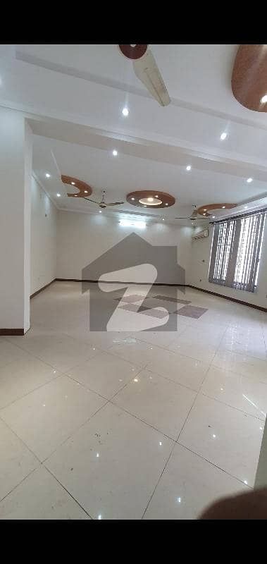 سیٹیلائیٹ ٹاؤن - بلاک بی سیٹیلائیٹ ٹاؤن,راولپنڈی میں 3 مرلہ دفتر 80.0 ہزار میں کرایہ پر دستیاب ہے۔