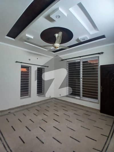 جی ۔ 13/2 جی ۔ 13,اسلام آباد میں 5 کمروں کا 7 مرلہ مکان 1.8 لاکھ میں کرایہ پر دستیاب ہے۔