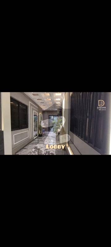 5 BEDROOM TOWN HOUSE AVAILABLE FOR SALE