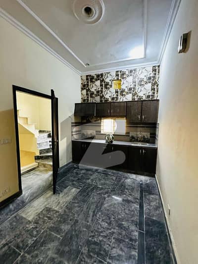 پاک عرب ہاؤسنگ سوسائٹی لاہور میں 1 کمرے کا 3 مرلہ زیریں پورشن 25.0 ہزار میں کرایہ پر دستیاب ہے۔