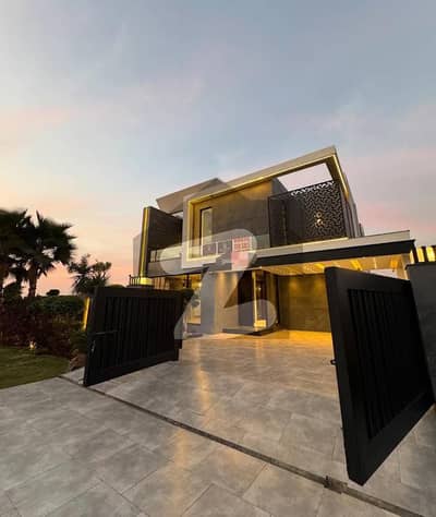 ڈی ایچ اے فیز 7 ڈیفنس (ڈی ایچ اے),لاہور میں 6 کمروں کا 1 کنال مکان 5.0 لاکھ میں کرایہ پر دستیاب ہے۔ ڈی ایچ اے فیز 7 ڈیفنس (ڈی ایچ اے),لاہور میں 6 کمروں کا 1 کنال مکان 5.0 لاکھ میں کرایہ پر دستیاب ہے۔