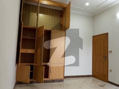 سوان گارڈن اسلام آباد میں 3 کمروں کا 10 مرلہ زیریں پورشن 70.0 ہزار میں کرایہ پر دستیاب ہے۔