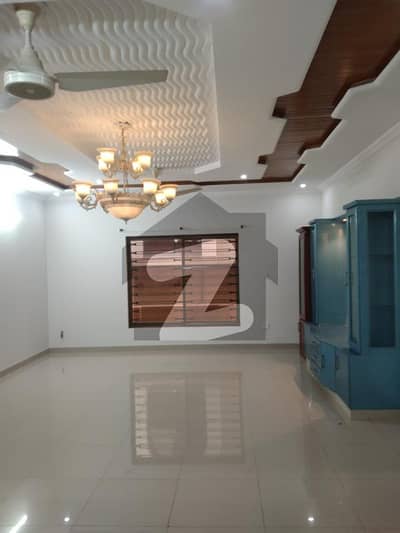 نیشنل پولیس فاؤنڈیشن او ۔ 9 اسلام آباد میں 6 کمروں کا 7 مرلہ مکان 2.8 لاکھ میں کرایہ پر دستیاب ہے۔