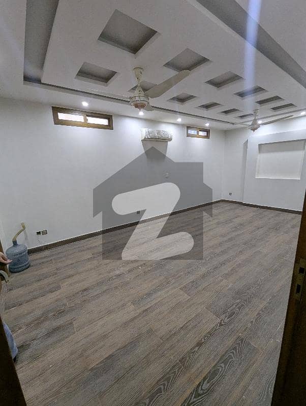 SLIGHTLY USED BANGLOW FOR SALE SLIGHTLY USED BANGLOW FOR SALE