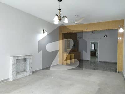 G10/2 Upper Portion 2Bed DD TV Lounge