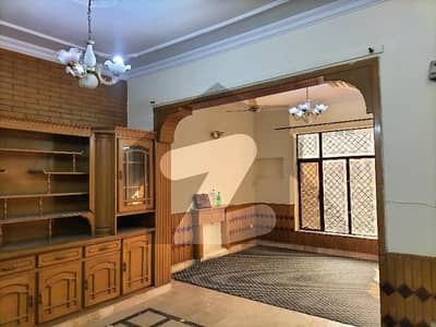 جی ۔ 10/4 جی ۔ 10,اسلام آباد میں 6 کمروں کا 12 مرلہ مکان 3.2 لاکھ میں کرایہ پر دستیاب ہے۔