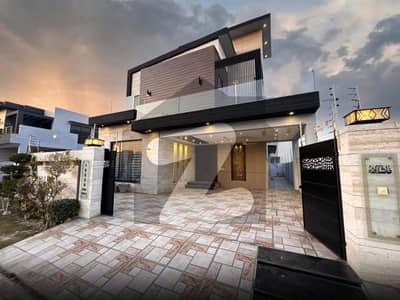 ڈی ایچ اے 9 ٹاؤن ۔ بلاک ڈی ڈی ایچ اے 9 ٹاؤن,ڈیفنس (ڈی ایچ اے),لاہور میں 4 کمروں کا 10 مرلہ مکان 5.2 کروڑ میں برائے فروخت۔ ڈی ایچ اے 9 ٹاؤن ۔ بلاک ڈی ڈی ایچ اے 9 ٹاؤن,ڈیفنس (ڈی ایچ اے),لاہور میں 4 کمروں کا 10 مرلہ مکان 5.2 کروڑ میں برائے فروخت۔