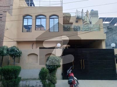 جوہر ٹاؤن فیز 2 جوہر ٹاؤن,لاہور میں 5 کمروں کا 7 مرلہ مکان 3.5 کروڑ میں برائے فروخت۔ جوہر ٹاؤن فیز 2 جوہر ٹاؤن,لاہور میں 5 کمروں کا 7 مرلہ مکان 3.5 کروڑ میں برائے فروخت۔