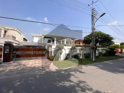 ڈی ایچ اے فیز 1 - بلاک ایل فیز 1,ڈیفنس (ڈی ایچ اے),لاہور میں 2 کنال مکان 15.25 کروڑ میں برائے فروخت۔ ڈی ایچ اے فیز 1 - بلاک ایل فیز 1,ڈیفنس (ڈی ایچ اے),لاہور میں 2 کنال مکان 15.25 کروڑ میں برائے فروخت۔