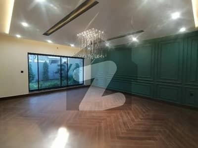 واپڈا ٹاؤن فیز 2 واپڈا ٹاؤن,ملتان میں 5 کمروں کا 1 کنال مکان 4.5 کروڑ میں برائے فروخت۔