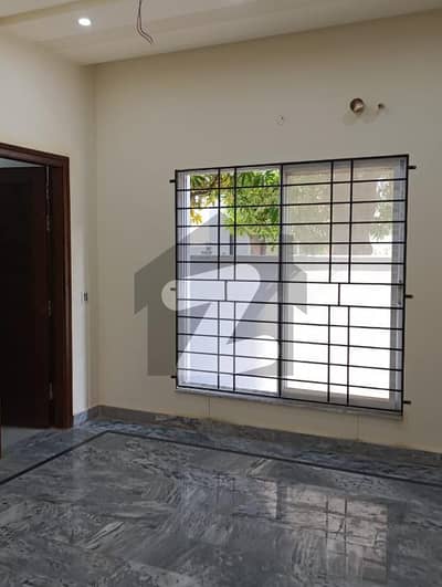 Available 5 Marla Corner Ground Floor For Rent