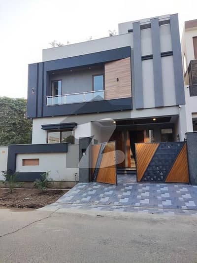 10 Marla Corner Brand New House Available For Rent