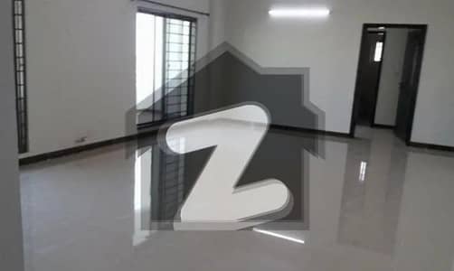 عسکری 11 عسکری,لاہور میں 4 کمروں کا 12 مرلہ فلیٹ 2.45 کروڑ میں برائے فروخت۔