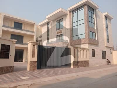 فیروزپور روڈ لاہور میں 11 کمروں کا 8 کنال فیکٹری 35.0 کروڑ میں برائے فروخت۔