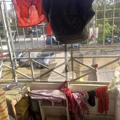 Beautiful first floor 3 bed dd corner lift