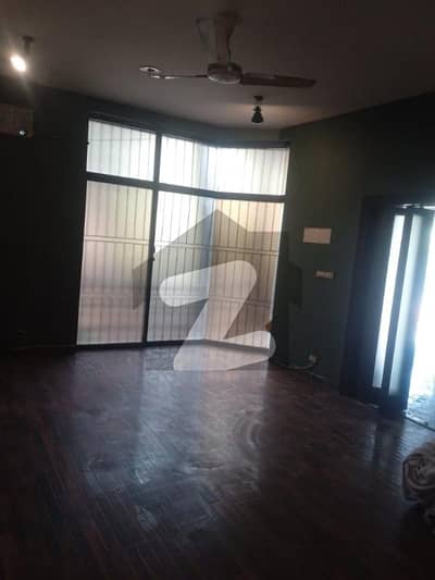 16 Marla House For Rent In Main Cantt. 16 Marla House For Rent In Main Cantt.