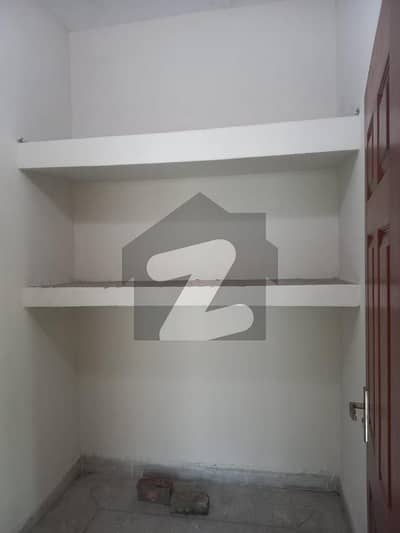 عسکری 10 - صیکٹر ای عسکری 10,عسکری,لاہور میں 3 کمروں کا 10 مرلہ مکان 5.15 کروڑ میں برائے فروخت۔