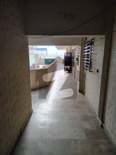 کراچی کمپلیکس فرنیچر مال سر شاہ محمد سلیمان روڈ,کراچی میں 2 کمروں کا 3 مرلہ فلیٹ 54.5 لاکھ میں برائے فروخت۔