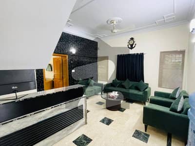 ایف ۔ 8 اسلام آباد میں 10 کمروں کا 1 کنال مکان 12.5 لاکھ میں کرایہ پر دستیاب ہے۔