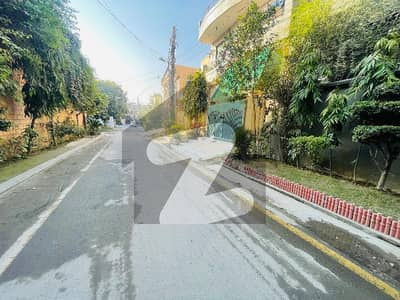 Residential Plot In Johar Town Phase 1 - Block B2 Sized 10 Marla Is Available Residential Plot In Johar Town Phase 1 - Block B2 Sized 10 Marla Is Available