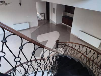 In F-7/1, Islamabad | Area: 1 Kanal | Separate Entrance In F-7/1, Islamabad | Area: 1 Kanal | Separate Entrance