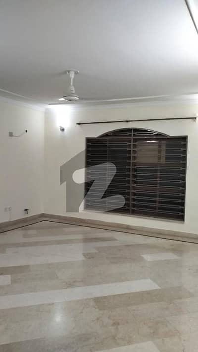 Kanal unfurnished triple unit 9 bedrooms house available for rent Kanal unfurnished triple unit 9 bedrooms house available for rent