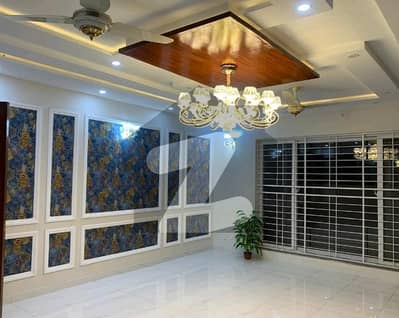 بحریہ ٹاؤن سیکٹر ای بحریہ ٹاؤن,لاہور میں 3 کمروں کا 5 مرلہ مکان 2.0 کروڑ میں برائے فروخت۔