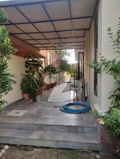DHA PHASE 8 1000 YARDS 6 BEDROOMS WITH FULL BASEMENT POOL ARCHITECT DESIGN WEST OPEN ONLY 3 YEARS OLD BUNGALOW IS UP FOR URGENT SALE