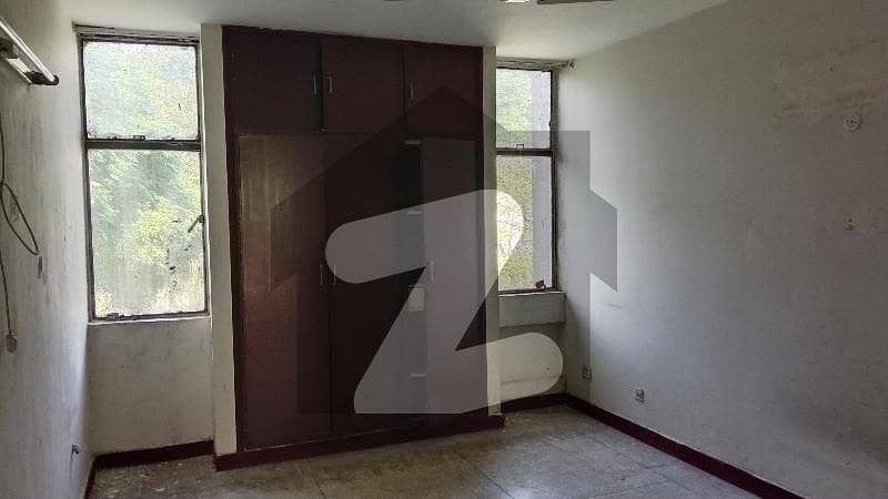 Askari 1 simple flat available for sale Askari 1 simple flat available for sale