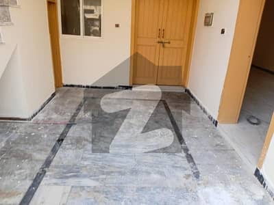 ایم پی سی ایچ ایس ۔ ملٹی گارڈنز بی ۔ 17,اسلام آباد میں 4 کمروں کا 5 مرلہ مکان 80.0 ہزار میں کرایہ پر دستیاب ہے۔