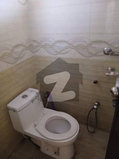 مصطفی ٹاؤن عباس بلاک مصطفیٰ ٹاؤن,لاہور میں 2 کمروں کا 5 مرلہ بالائی پورشن 30.0 ہزار میں کرایہ پر دستیاب ہے۔