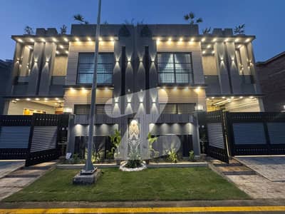 پارک ویو سٹی لاہور میں 4 کمروں کا 5 مرلہ مکان 2.5 کروڑ میں برائے فروخت۔ پارک ویو سٹی لاہور میں 4 کمروں کا 5 مرلہ مکان 2.5 کروڑ میں برائے فروخت۔