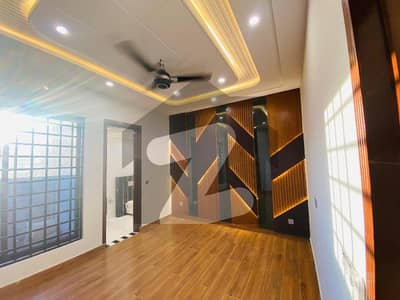 5 Marla new brand lower portion available for rent