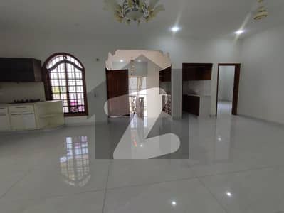 PREMIUM 3 BEDROOM 300 YARD UPPER PORTION FOR RENT IN PRIME DHA PHASE 6