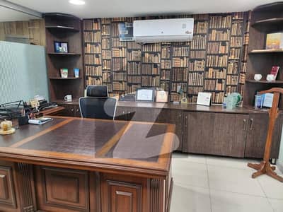 8 MARLA OFFICE FLOOR RENOVATE AVAILABLE FOR RENT IN DHA