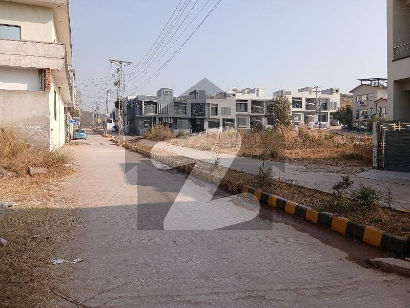 بنی گالہ اسلام آباد میں 8 مرلہ رہائشی پلاٹ 80.0 لاکھ میں برائے فروخت۔ بنی گالہ اسلام آباد میں 8 مرلہ رہائشی پلاٹ 80.0 لاکھ میں برائے فروخت۔