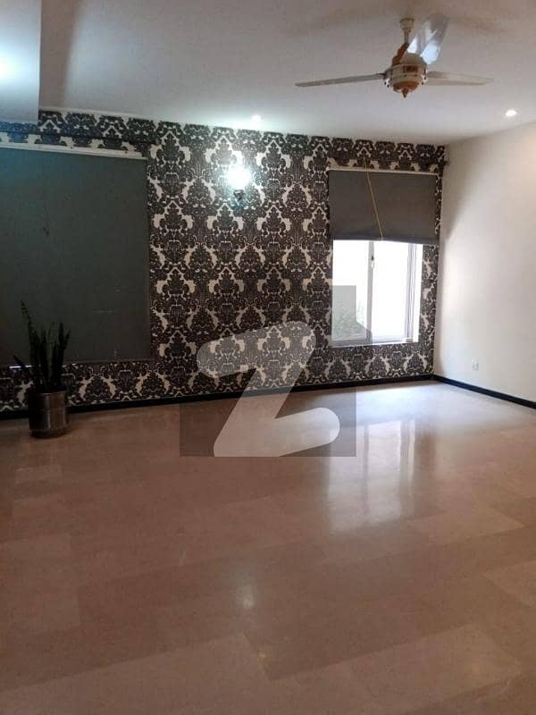 UPPER PORTION AVAILABLE FOR RENT IN F-10 UPPER PORTION AVAILABLE FOR RENT IN F-10