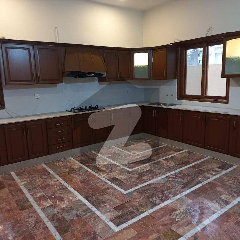 ڈی ایچ اے فیز 5 ڈی ایچ اے ڈیفینس,کراچی میں 4 کمروں کا 1 کنال مکان 4.5 لاکھ میں کرایہ پر دستیاب ہے۔ ڈی ایچ اے فیز 5 ڈی ایچ اے ڈیفینس,کراچی میں 4 کمروں کا 1 کنال مکان 4.5 لاکھ میں کرایہ پر دستیاب ہے۔