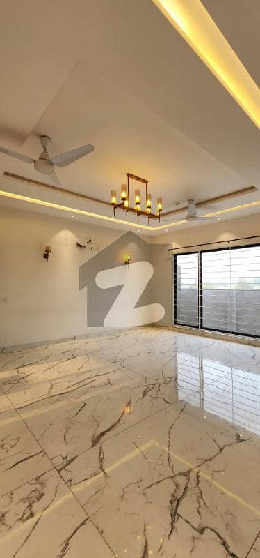 KANAL LOOK LIKE BRAND NEW HOUSE AVAILABLE FOR RENT ON PRIME LOCATION