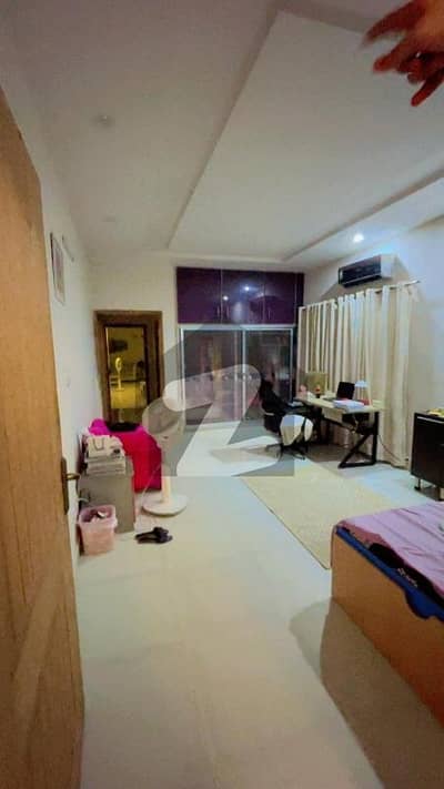 GARDEN TOWN 2 KANAL HOUSE FOR RENT AT IDEAL LOCATION.