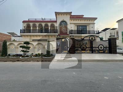 بش ایگزیکٹو ولاز ملتان میں 5 کمروں کا 13 مرلہ مکان 5.3 کروڑ میں برائے فروخت۔ بش ایگزیکٹو ولاز ملتان میں 5 کمروں کا 13 مرلہ مکان 5.3 کروڑ میں برائے فروخت۔