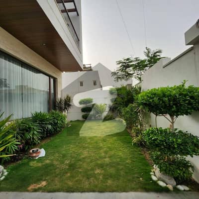 500-Yard Dream Home: Your Luxury Oasis Awaits 500-Yard Dream Home: Your Luxury Oasis Awaits