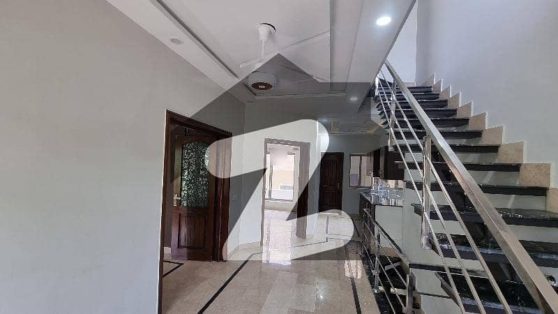 BEAUTIFUL LOCATION LIKE BRAND NEW HOUSE FOR RENT BEAUTIFUL LOCATION LIKE BRAND NEW HOUSE FOR RENT