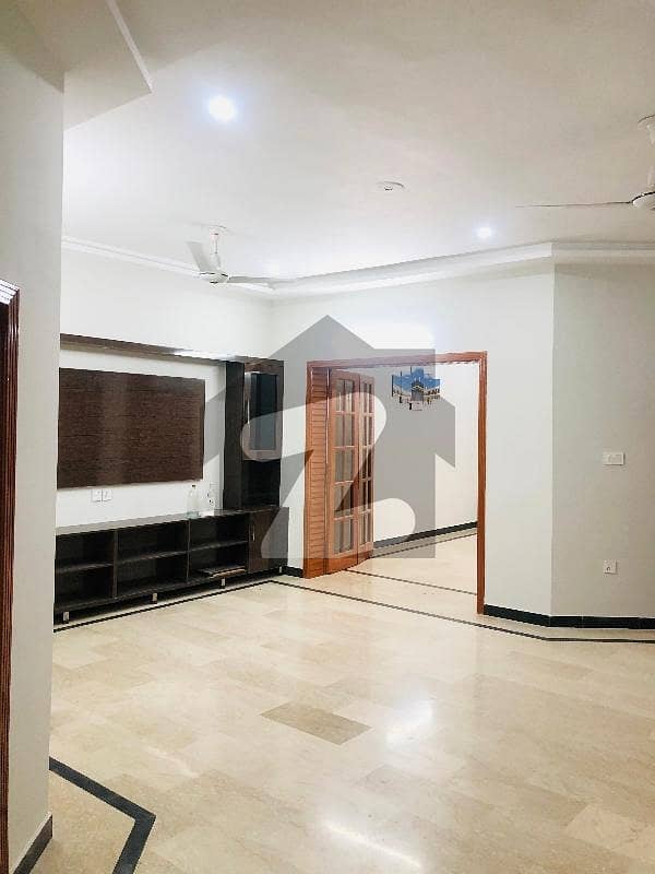 BEAUTIFUL LOCATION UPPER PORTION FOR RENT BEAUTIFUL LOCATION UPPER PORTION FOR RENT