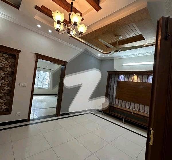 BEAUTIFUL LOCATION GROUND PORTION FOR RENT BEAUTIFUL LOCATION GROUND PORTION FOR RENT