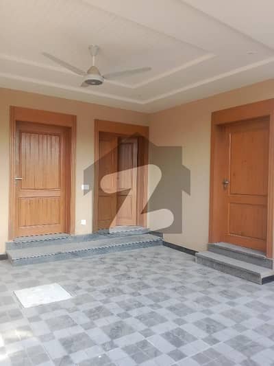 Bahria Enclave brand New 8 Marla park face Invester price House For sale