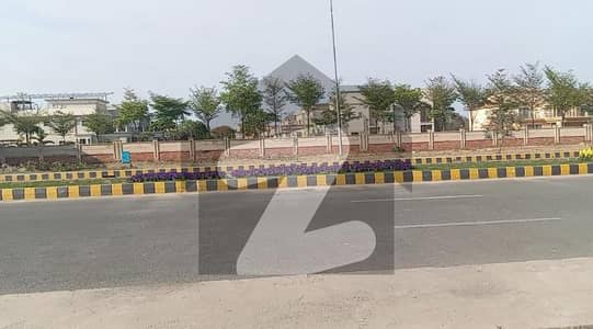 ڈی ایچ اے فیز 8 - بلاک ٹی فیز 8,ڈیفنس (ڈی ایچ اے),لاہور میں 1 کنال رہائشی پلاٹ 6.85 کروڑ میں برائے فروخت۔