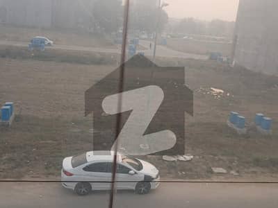 ڈی ایچ اے فیز 8 - کمرشل براڈوے ڈی ایچ اے فیز 8,ڈیفنس (ڈی ایچ اے),لاہور میں 8 مرلہ کمرشل پلاٹ 13.5 کروڑ میں برائے فروخت۔