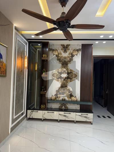 بحریہ ٹاؤن رفیع بلاک بحریہ ٹاؤن سیکٹر ای,بحریہ ٹاؤن,لاہور میں 5 کمروں کا 10 مرلہ مکان 1.5 لاکھ میں کرایہ پر دستیاب ہے۔ بحریہ ٹاؤن رفیع بلاک بحریہ ٹاؤن سیکٹر ای,بحریہ ٹاؤن,لاہور میں 5 کمروں کا 10 مرلہ مکان 1.5 لاکھ میں کرایہ پر دستیاب ہے۔